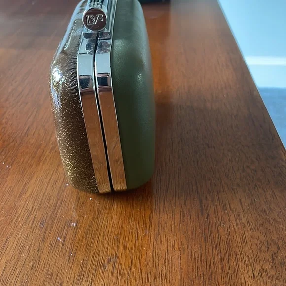 NWT Diane Vonfurstenberg green clutch 5.5 x 4 x 2 Von Furstenberg - Picture 4 of 11
